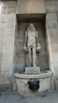 Fontaine du Fellah ou du Porteur d'eau, rue de Sèvres, Paris